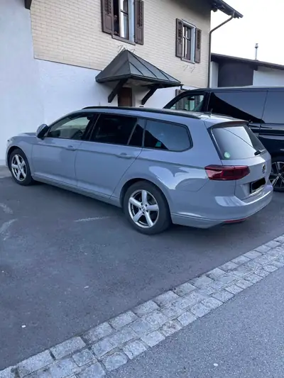 VW Passat Variant 2.0 TSI Business DSG — Monospace familial performant, 30'000 km seulement — interni