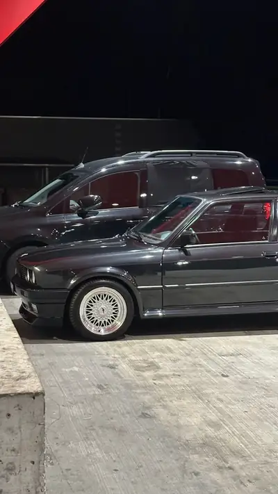 BMW 325 E30 325iX Swiss Spec — Coupé sportif emblématique, transmission intégrale, 3 jeux de roues neufs — Miniature 13