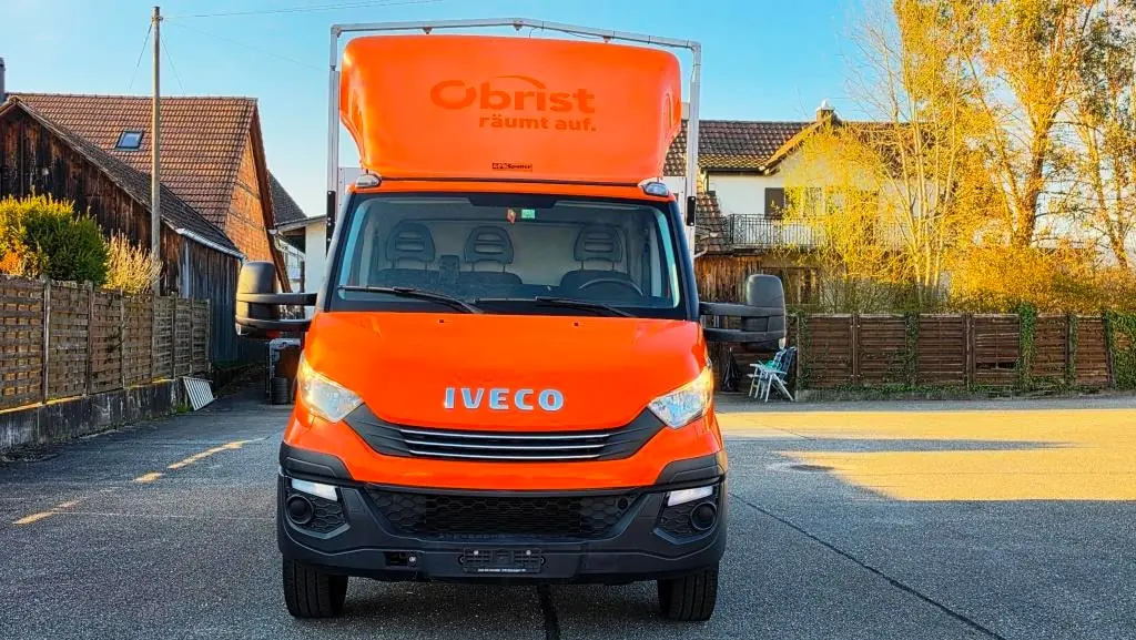 IVECO Daily 33 S 14 A8 — Utilitaire robuste diesel, boîte auto, sans sinistre