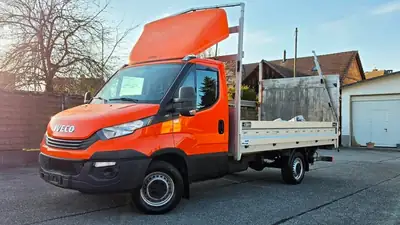 IVECO Daily 33 S 14 A8 — Utilitaire robuste diesel, boîte auto, sans sinistre — Seitenansicht