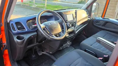 IVECO Daily 33 S 14 A8 — Utilitaire robuste diesel, boîte auto, sans sinistre — Miniatur 11