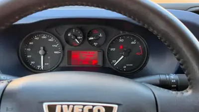 IVECO Daily 33 S 14 A8 — Utilitaire robuste diesel, boîte auto, sans sinistre — Miniatur 15