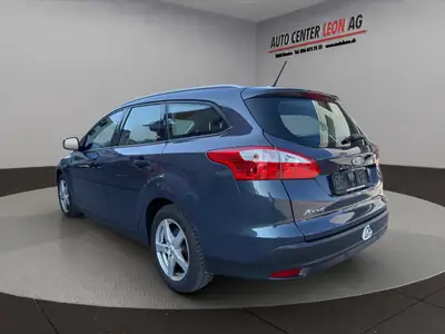 Ford Focus 1.0 SCTi Trend 2014 — Berline fiable, entretien à jour, 8 pneus neufs — interior