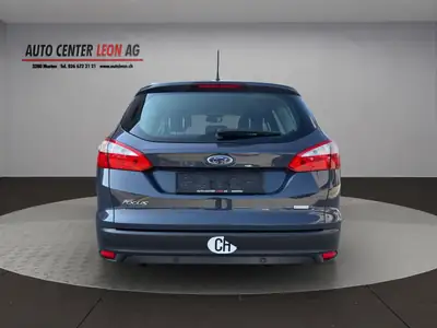 Ford Focus 1.0 SCTi Trend 2014 — Berline fiable, entretien à jour, 8 pneus neufs — dashboard