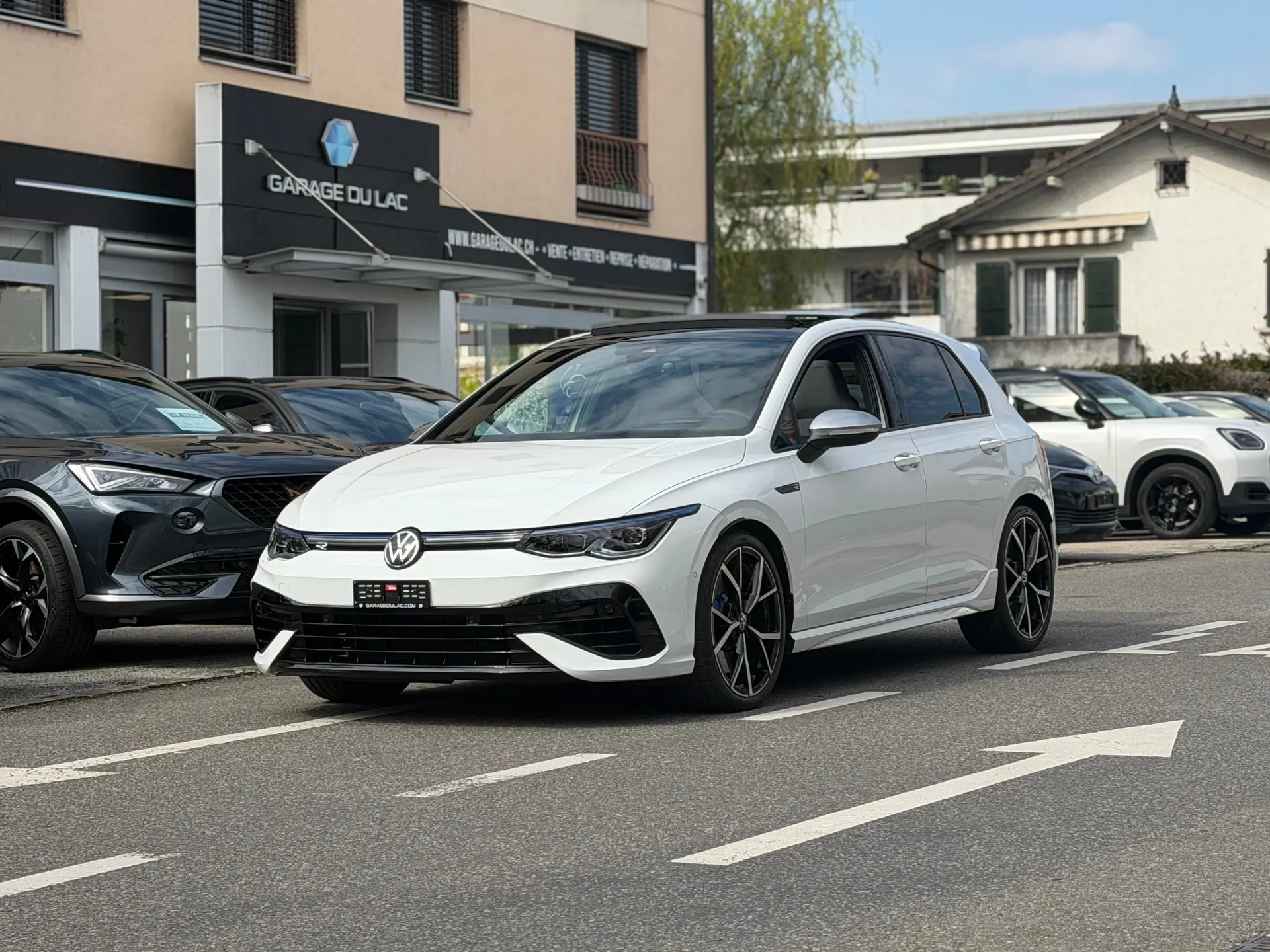 VW Golf 2.0 TSI R DSG 4Motion — Sportive polyvalente, 8800 km seulement