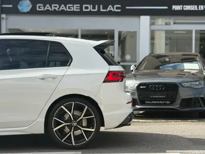 VW Golf 2.0 TSI R DSG 4Motion — Sportive polyvalente, 8800 km seulement — Armaturenbrett