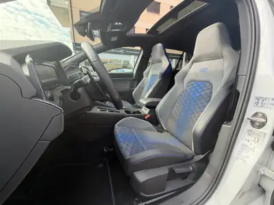 VW Golf 2.0 TSI R DSG 4Motion — Sportive polyvalente, 8800 km seulement — Miniatur 12