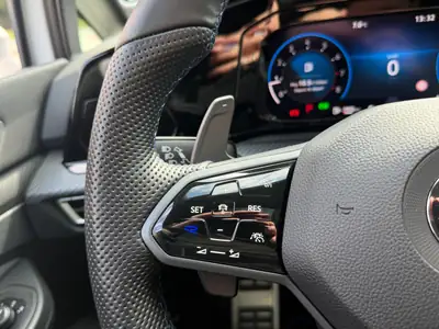 VW Golf 2.0 TSI R DSG 4Motion — Sportive polyvalente, 8800 km seulement — Miniatur 16