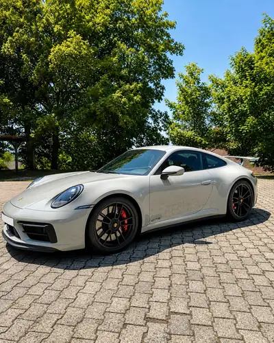 Porsche 911 Carrera 4 GTS PDK — Excellence sportive avec garantie constructeur — Außenansicht