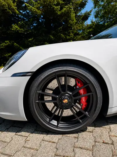 Porsche 911 Carrera 4 GTS PDK — Excellence sportive avec garantie constructeur — Miniatur 9
