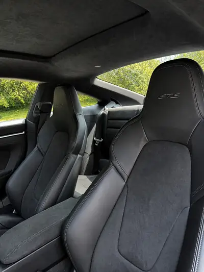 Porsche 911 Carrera 4 GTS PDK — Excellence sportive avec garantie constructeur — Miniatur 8