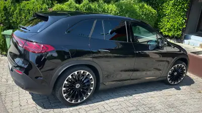 Mercedes-Benz EQE 350 4Matic — Berline électrique premium, 38 000 km seulement — Innenraum