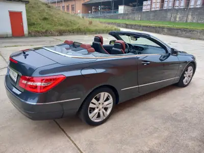 Mercedes-Benz E 250 Cabriolet — Élégance décapotable, moteur efficient et 67 000 km — Heckansicht