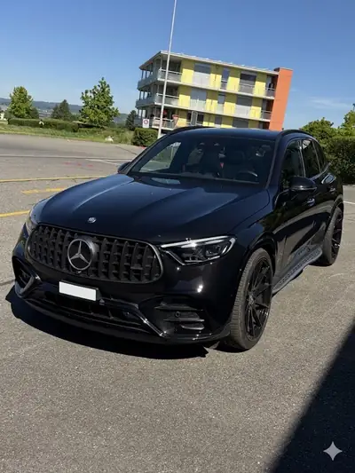 Mercedes-Benz GLC 43 AMG — SUV sportif hybride mild-hybrid, 421 ch et 22 000 km — fianco