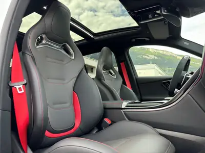 Mercedes-Benz GLC 43 AMG — SUV sportif hybride mild-hybrid, 421 ch et 22 000 km — cruscotto