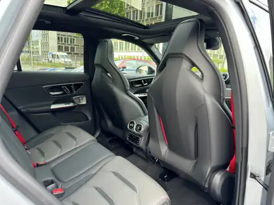 Mercedes-Benz GLC 43 AMG — SUV sportif hybride mild-hybrid, 421 ch et 22 000 km — Miniatura 12
