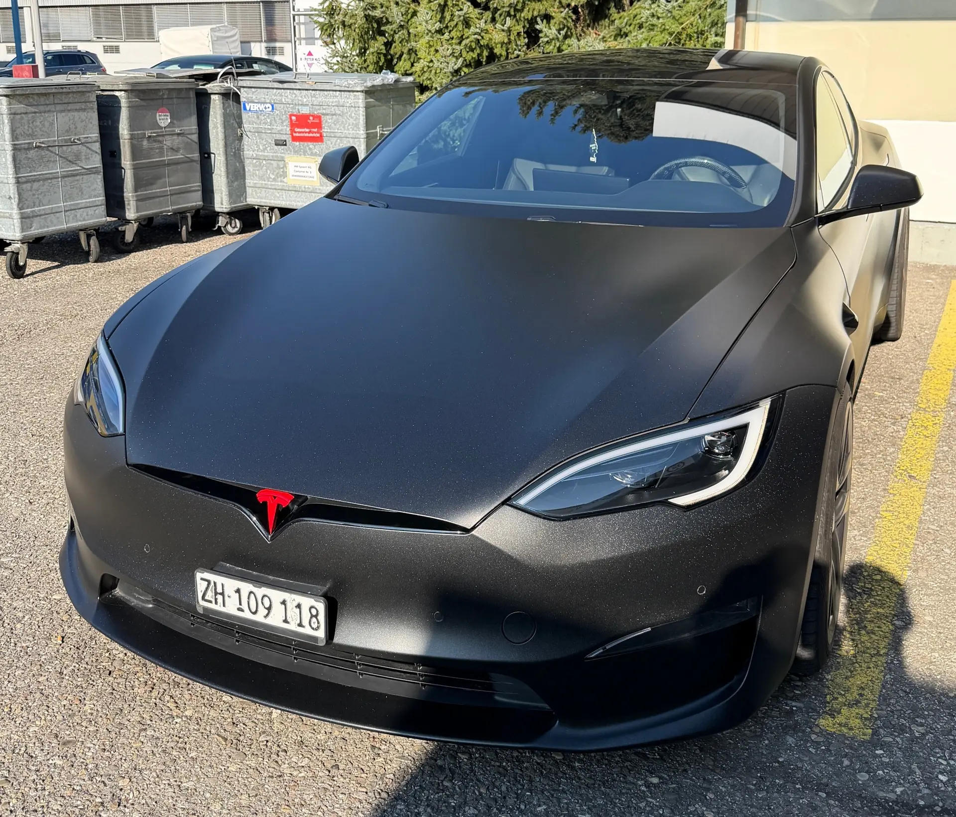 Tesla Model S Plaid 1267 PS — Berline électrique haute performance, 49500 km — Außenansicht