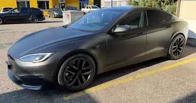Tesla Model S Plaid 1267 PS — Berline électrique haute performance, 49500 km — Armaturenbrett