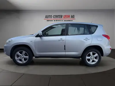 Toyota RAV-4 2.0 Cross Sport — SUV fiable 4x4 automatique, sans sinistre — rear view