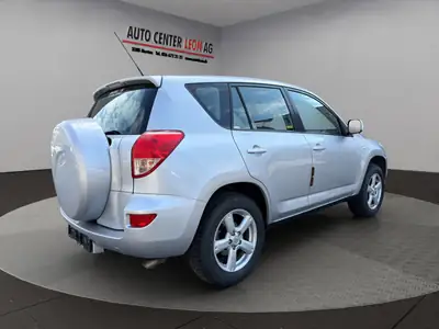 Toyota RAV-4 2.0 Cross Sport — SUV fiable 4x4 automatique, sans sinistre — detail