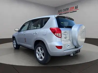 Toyota RAV-4 2.0 Cross Sport — SUV fiable 4x4 automatique, sans sinistre — interior