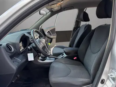 Toyota RAV-4 2.0 Cross Sport — SUV fiable 4x4 automatique, sans sinistre — Thumbnail 9