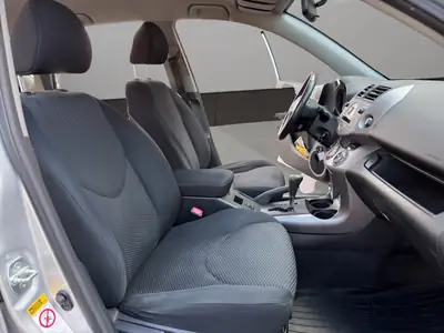 Toyota RAV-4 2.0 Cross Sport — SUV fiable 4x4 automatique, sans sinistre — Thumbnail 17