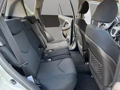 Toyota RAV-4 2.0 Cross Sport — SUV fiable 4x4 automatique, sans sinistre — Thumbnail 18