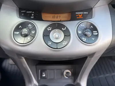 Toyota RAV-4 2.0 Cross Sport — SUV fiable 4x4 automatique, sans sinistre — Thumbnail 16