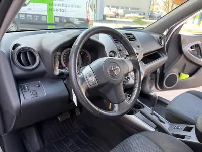 Toyota RAV-4 2.0 Cross Sport — SUV fiable 4x4 automatique, sans sinistre — Thumbnail 25