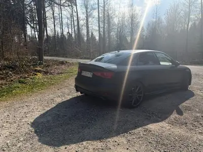Audi S3 Limousine 2.0 TFSI Quattro — 360 ch, préparée ABT, sans sinistre — vista posteriore