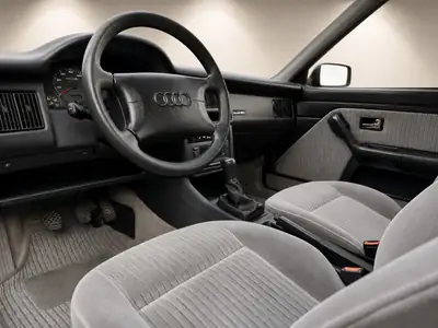 Audi 80 Avant 2.6 E V6 — Break rare vétéran, moteur 150 ch, expertise complète — Innenraum