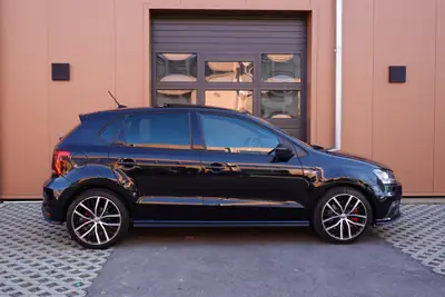 VW Polo 1.8 TSI GTI DSG — Sportive compacte, toit ouvrant, caméra & tempomat — intérieur