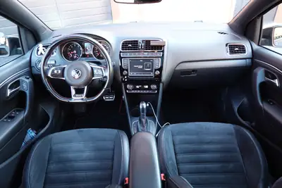 VW Polo 1.8 TSI GTI DSG — Sportive compacte, toit ouvrant, caméra & tempomat — Miniature 8