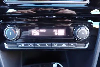 VW Polo 1.8 TSI GTI DSG — Sportive compacte, toit ouvrant, caméra & tempomat — Miniature 12