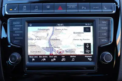 VW Polo 1.8 TSI GTI DSG — Sportive compacte, toit ouvrant, caméra & tempomat — Miniature 17