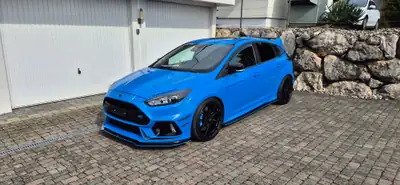 Ford Focus RS 2.3 EcoBoost AWD — Performance 350 ch, Très faible kilométrage — side view