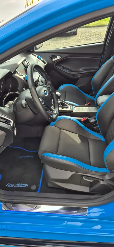 Ford Focus RS 2.3 EcoBoost AWD — Performance 350 ch, Très faible kilométrage — Thumbnail 10