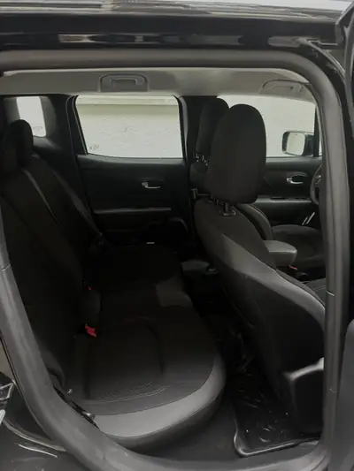 Jeep Renegade 1.0 Turbo Night Eagle — Compact SUV dynamique, 14'000 km seulement — Miniature 13