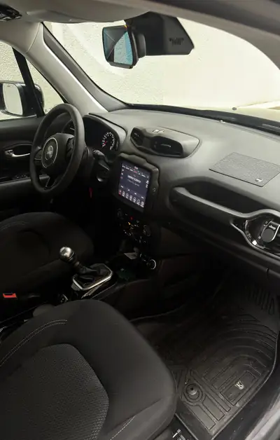 Jeep Renegade 1.0 Turbo Night Eagle — Compact SUV dynamique, 14'000 km seulement — Miniature 14