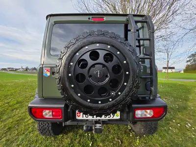Suzuki Jimny 1.5 Compact Top 4x4 — SUV compact robuste, transmission automatique, 47 000 km — Armaturenbrett