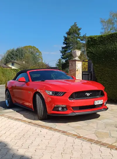 Ford Mustang Convertible 5.0 V8 GT — Cabriolet légendaire, 422 ch et faible kilométrage — Detail