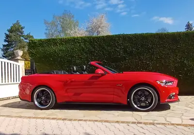 Ford Mustang Convertible 5.0 V8 GT — Cabriolet légendaire, 422 ch et faible kilométrage — Miniatur 15