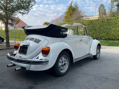 VW Käfer Cabriolet 1979 — Une légende décapotable « Triple White » d'époque — Miniature 17
