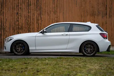 BMW M135i — Berline sportive 3 portes, 320 ch et châssis affûté — Detail