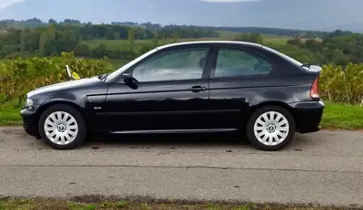 BMW 316 ti Compact — Citadine dynamique, expertisée et climatisée — arrière