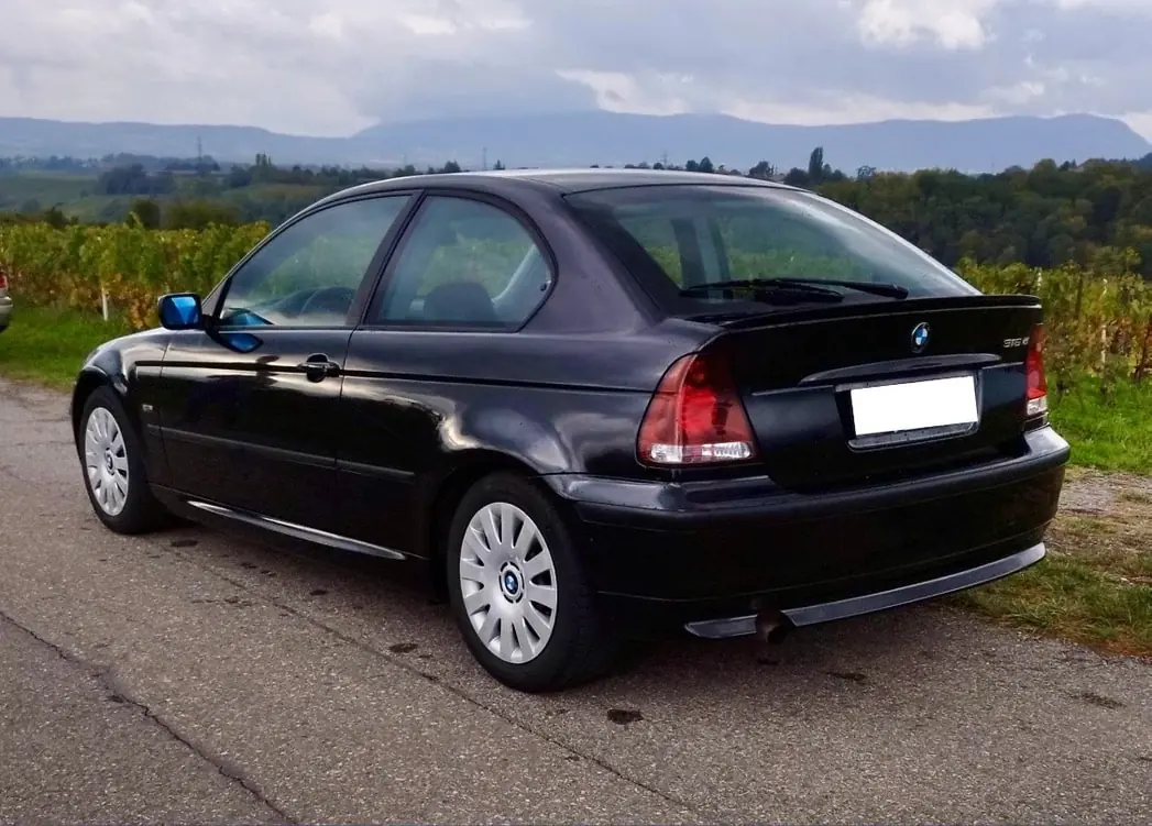 BMW 316 ti Compact — Citadine dynamique, expertisée et climatisée — vue extérieure