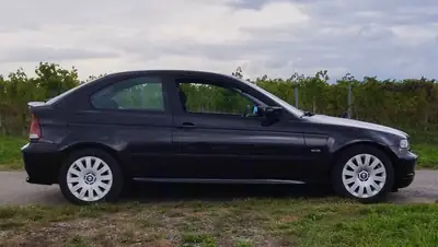 BMW 316 ti Compact — Citadine dynamique, expertisée et climatisée — intérieur