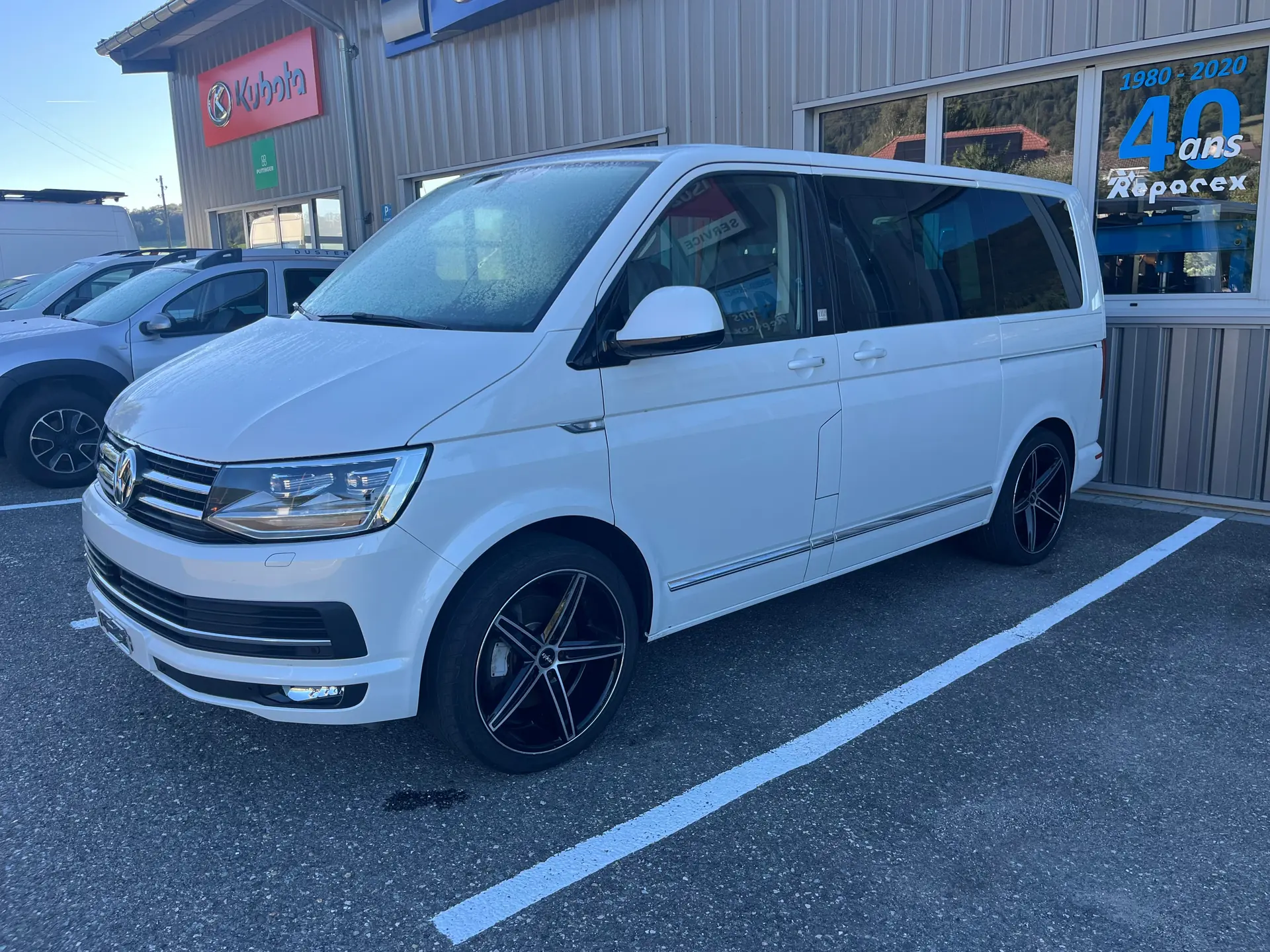 VW T6 Multivan 2.0 Bi-TDI Highline 4Motion — Monospace premium 7 places, traction intégrale — vue extérieure