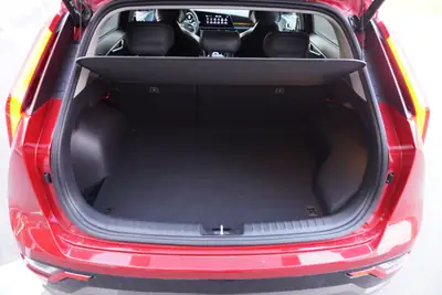 Kia Niro 1.6 GDi Plug-in Hybrid DCT — SUV rechargeable, 12'000 km seulement — Thumbnail 7
